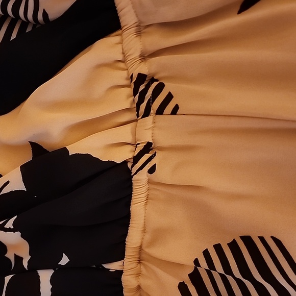 Wide Leg Jumpsuit - Picture 5 of 10